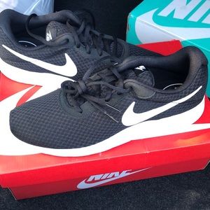 Men’s Nike Tanjun Sneaker